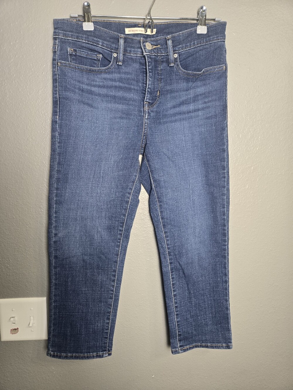 Levis Shaping Skinny Capri Size 28